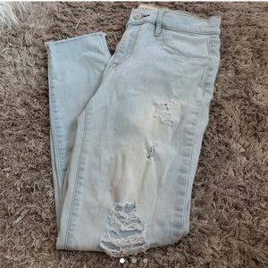 light wash distressed skinny jeans